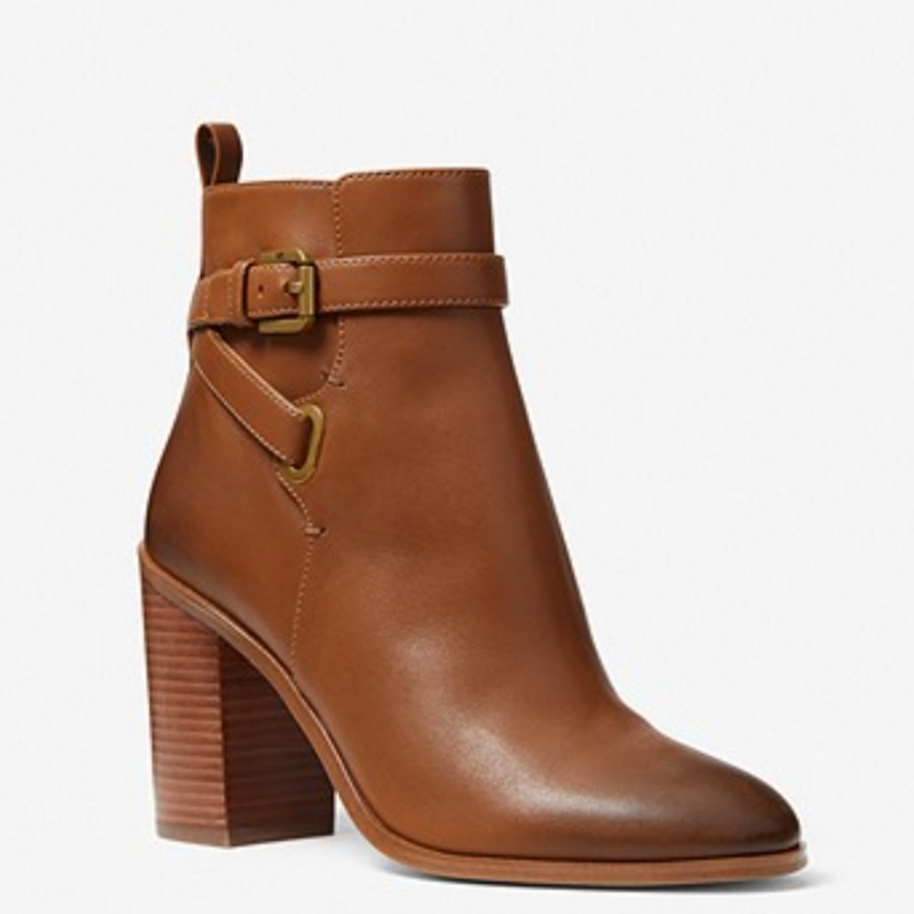 Micheal Kors Booties - Picture 6 of 16
